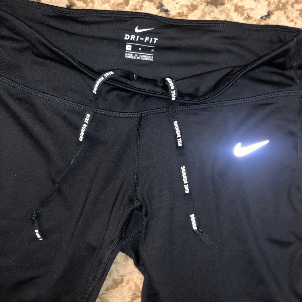 NIKE dry fit medium leggings